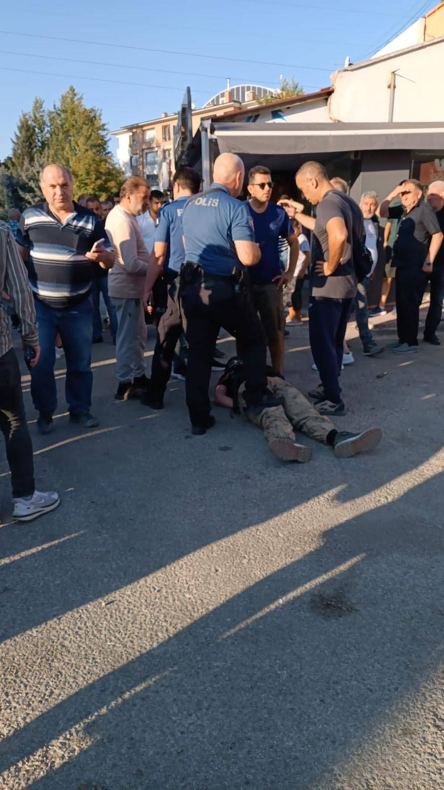 Oyundan etkilenip maske ve çelik yelekle sokağa çıktı, 5 kişiyi bıçakladı 8